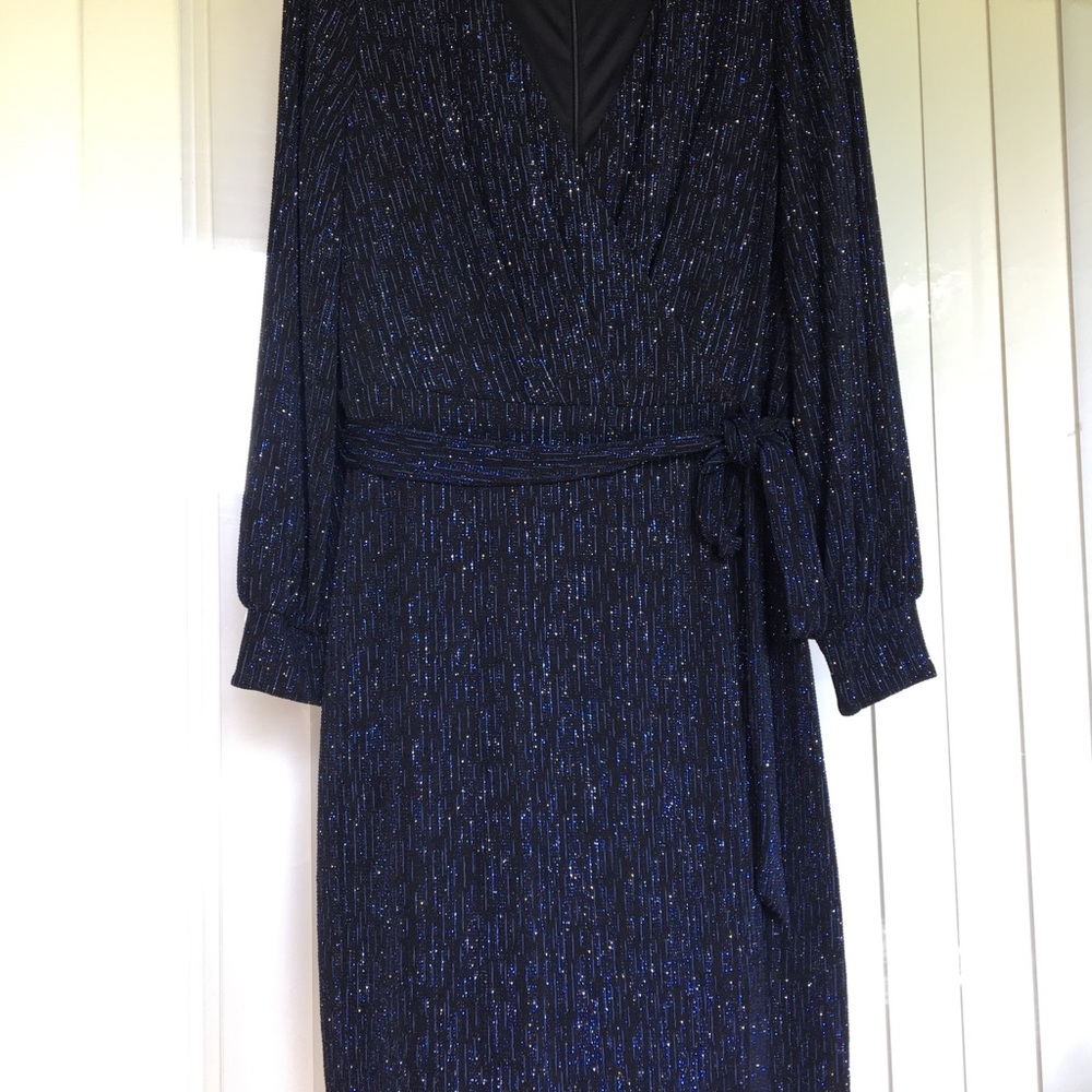 Jessica Howard bubble sleeve wrap dress